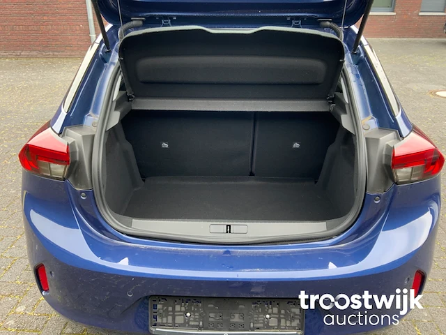 Personenauto - afbeelding 24 van  31