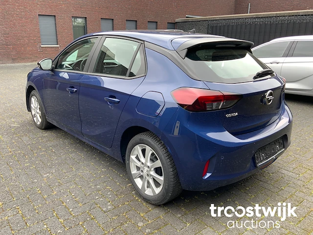 Personenauto - afbeelding 26 van  31