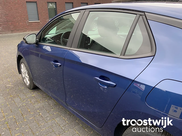 Personenauto - afbeelding 28 van  31