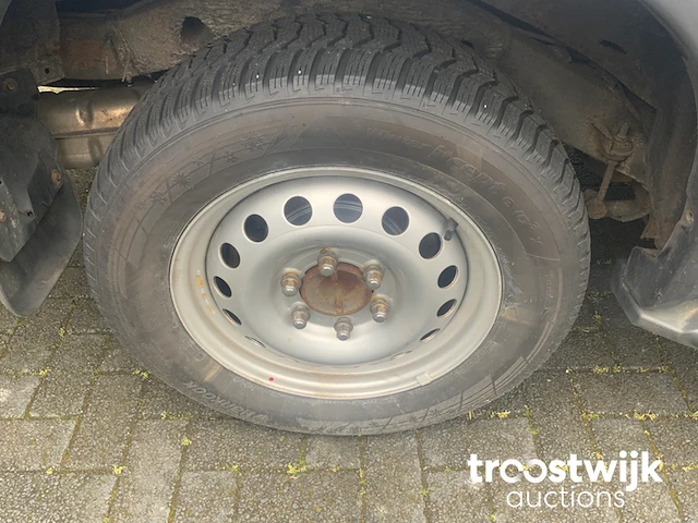 Personenauto - afbeelding 9 van  19