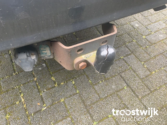 Personenauto - afbeelding 10 van  19