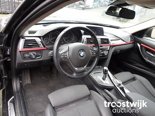 Personenauto - afbeelding 2 van  37