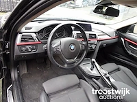 Personenauto - afbeelding 2 van  37
