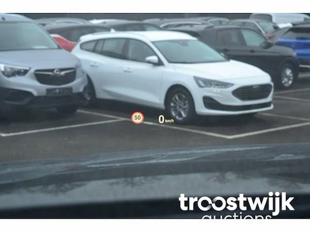 Personenauto - afbeelding 9 van  37