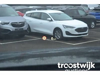 Personenauto - afbeelding 9 van  37