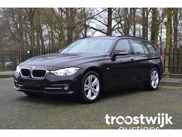 Personenauto - afbeelding 1 van  37