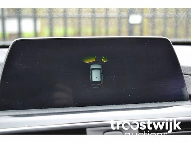 Personenauto - afbeelding 13 van  37