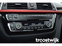 Personenauto - afbeelding 15 van  37