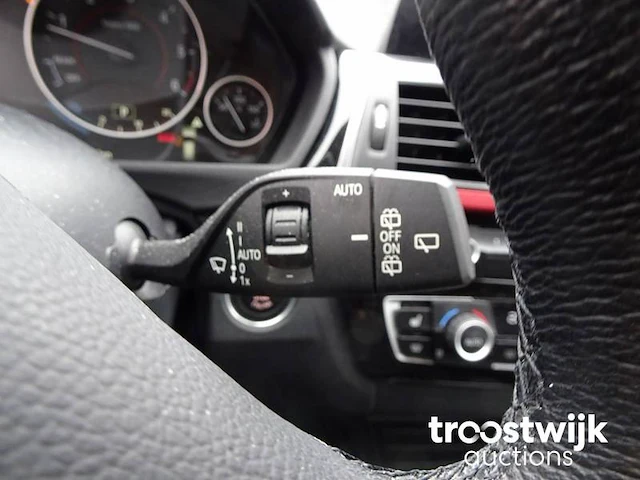 Personenauto - afbeelding 17 van  37