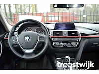 Personenauto - afbeelding 18 van  37