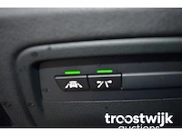 Personenauto - afbeelding 25 van  37