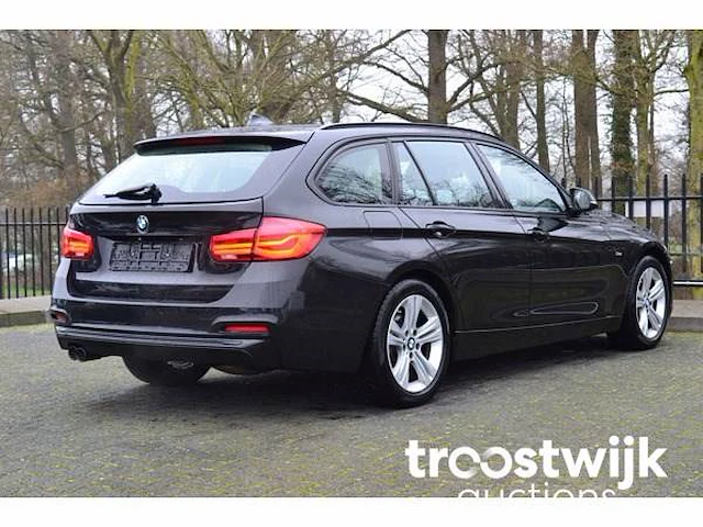 Personenauto - afbeelding 34 van  37