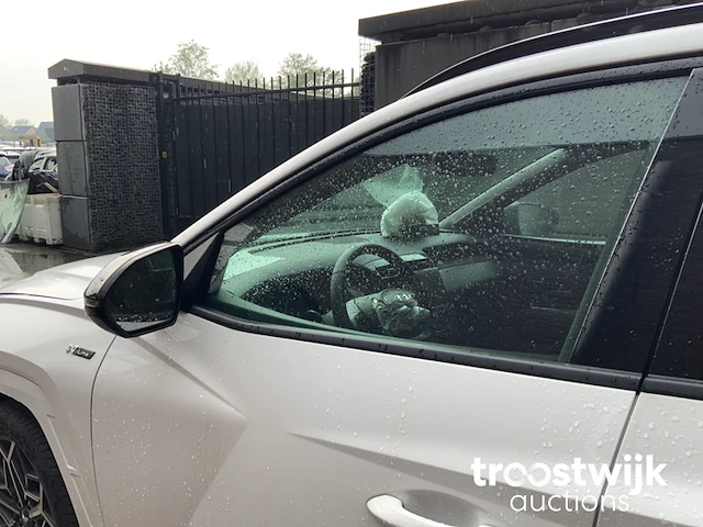 Personenauto - afbeelding 3 van  27
