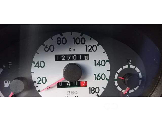 Personenauto - afbeelding 5 van  9