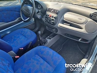 Personenauto - afbeelding 7 van  9