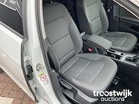Personenauto - afbeelding 7 van  26