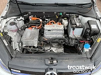 Personenauto - afbeelding 17 van  26
