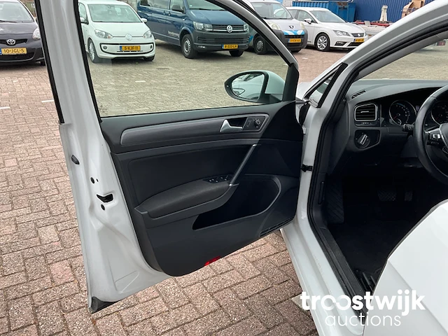 Personenauto - afbeelding 24 van  26