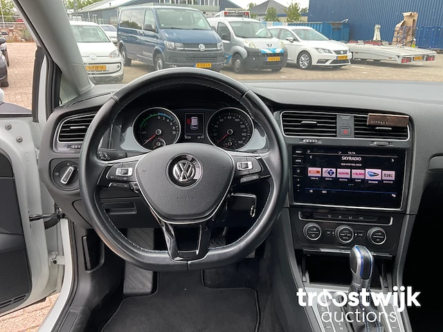 Personenauto - afbeelding 25 van  26