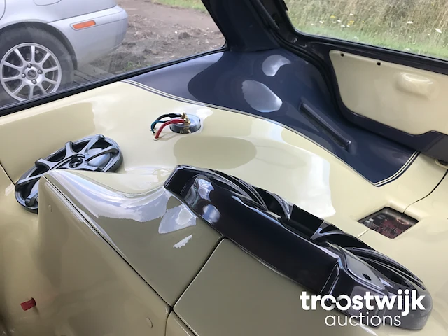Personenauto - afbeelding 18 van  39