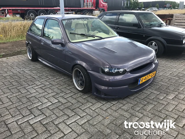 Personenauto - afbeelding 23 van  39