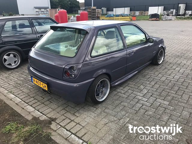 Personenauto - afbeelding 34 van  39