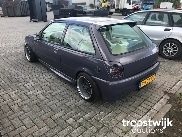 Personenauto - afbeelding 36 van  39