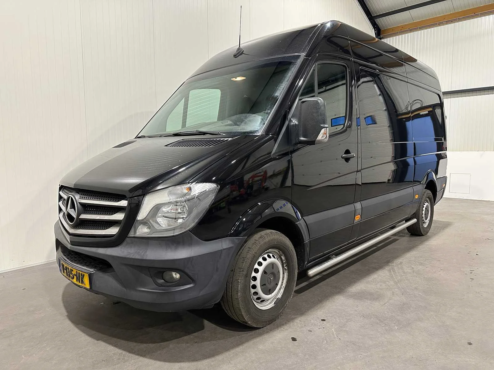 Personenauto's, bedrijfswagens en overig materieel in odiliapeel