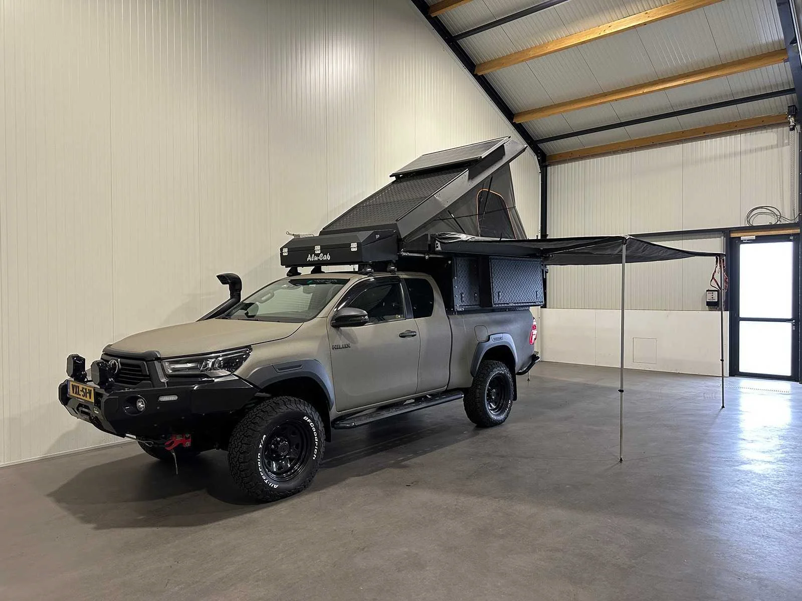 Personenauto's, bedrijfswagens en overig materieel in odiliapeel