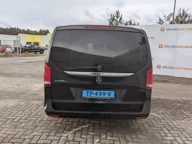 Personenbus mercedes-benz, v-klasse v250d, zwart, bouwjaar 2017 - afbeelding 51 van  54