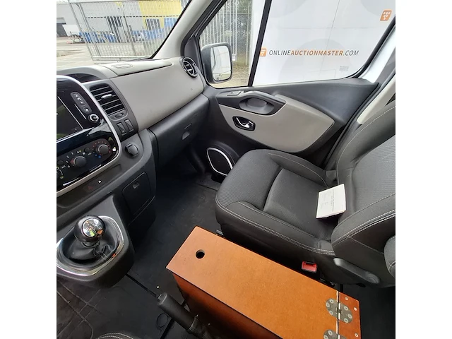 Personenbus, renault, trafic - afbeelding 10 van  47