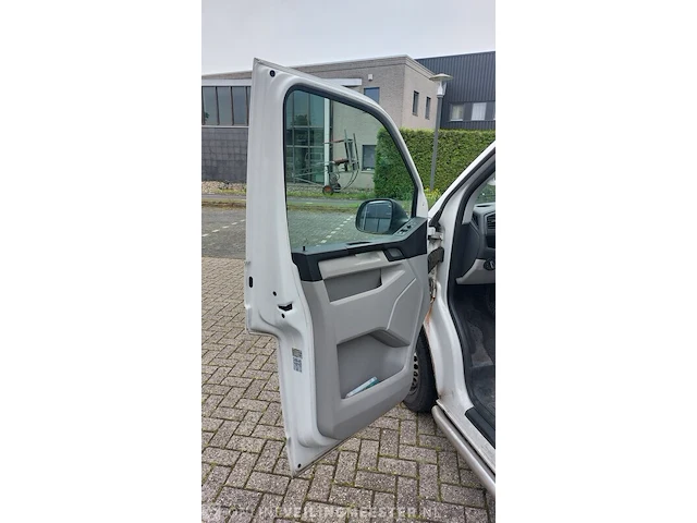 Personenbus volkswagen, tranporter kombi 7- persoons, wit - afbeelding 27 van  41
