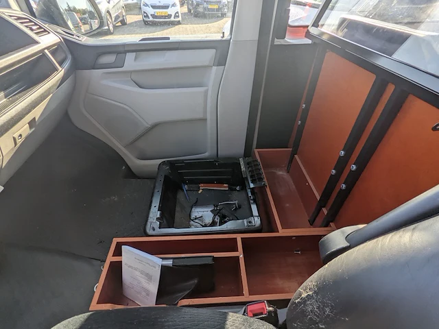 Personenbus, volkswagen, transporter, 2016 - afbeelding 36 van  44