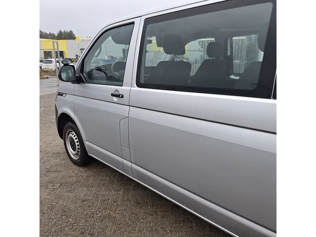 Personenbus, volkswagen, transporter, 2023 - afbeelding 9 van  33