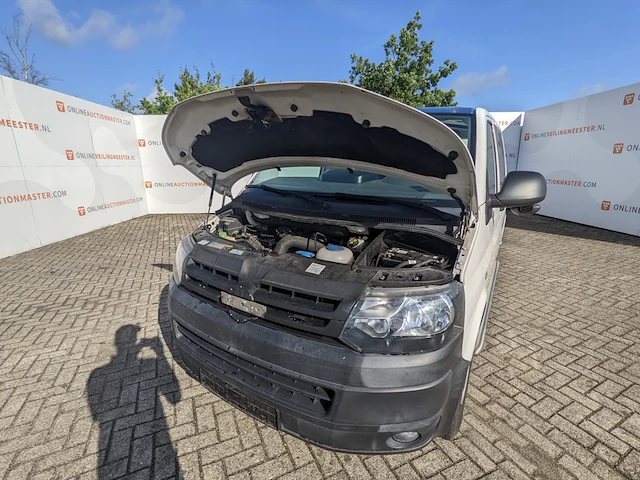 Personenbus, volkswagen, transporter - afbeelding 22 van  40