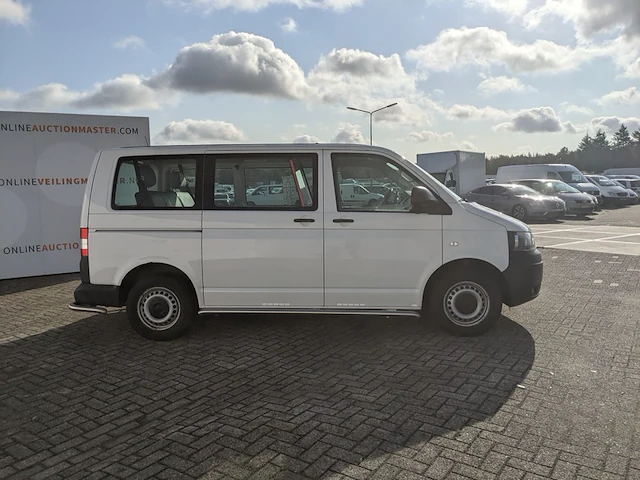 Personenbus, volkswagen, transporter - afbeelding 36 van  40