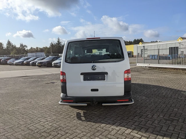 Personenbus, volkswagen, transporter - afbeelding 38 van  40