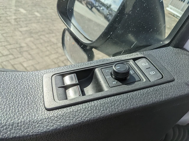 Personenbus, volkswagen, transporter - afbeelding 17 van  52