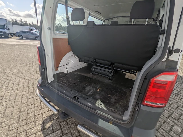 Personenbus, volkswagen, transporter - afbeelding 25 van  52