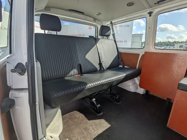 Personenbus, volkswagen, transporter - afbeelding 28 van  52