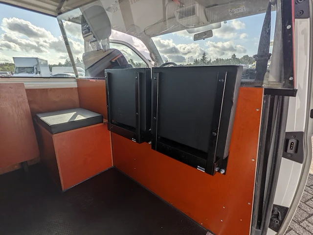 Personenbus, volkswagen, transporter - afbeelding 29 van  52