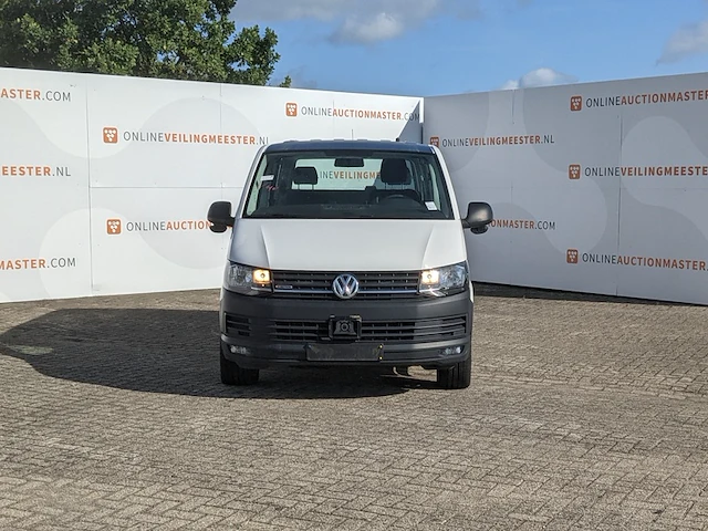 Personenbus, volkswagen, transporter - afbeelding 23 van  52