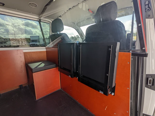 Personenbus, volkswagen, transporter - afbeelding 27 van  50