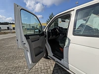 Personenbus, volkswagen, transporter - afbeelding 2 van  47