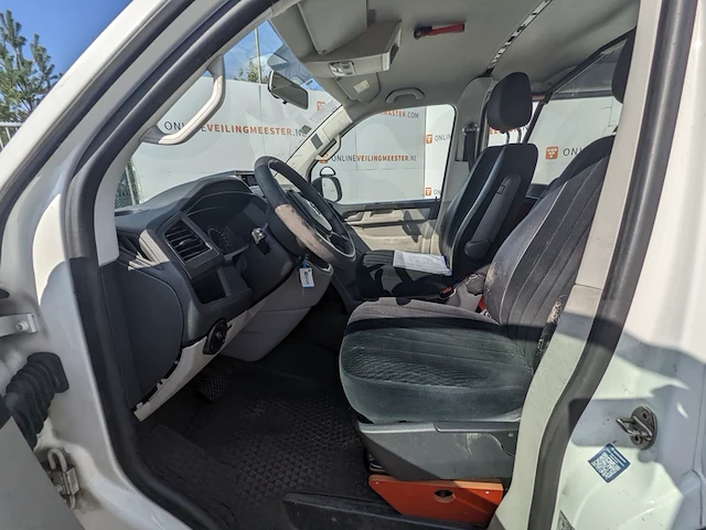 Personenbus, volkswagen, transporter - afbeelding 3 van  47