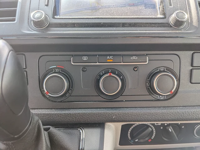 Personenbus, volkswagen, transporter - afbeelding 14 van  47