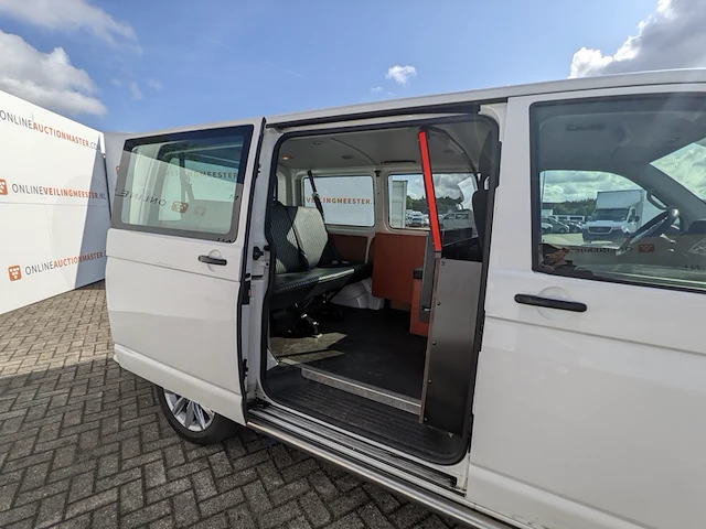 Personenbus, volkswagen, transporter - afbeelding 25 van  47