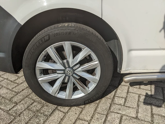 Personenbus, volkswagen, transporter - afbeelding 32 van  47