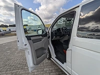 Personenbus, volkswagen, transporter - afbeelding 2 van  48
