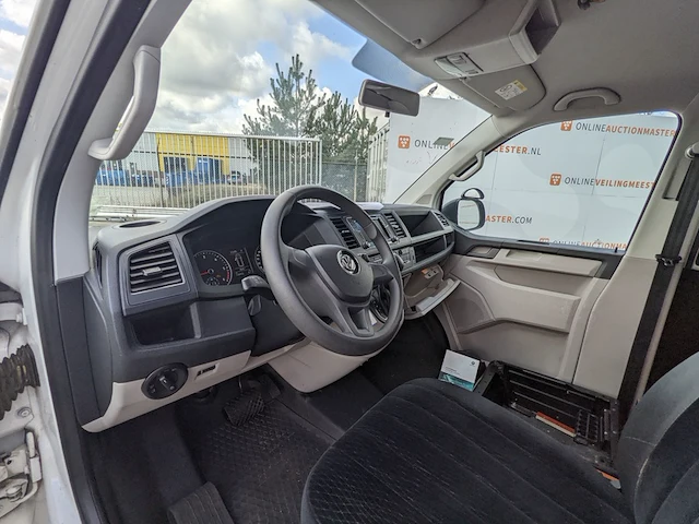 Personenbus, volkswagen, transporter - afbeelding 5 van  48